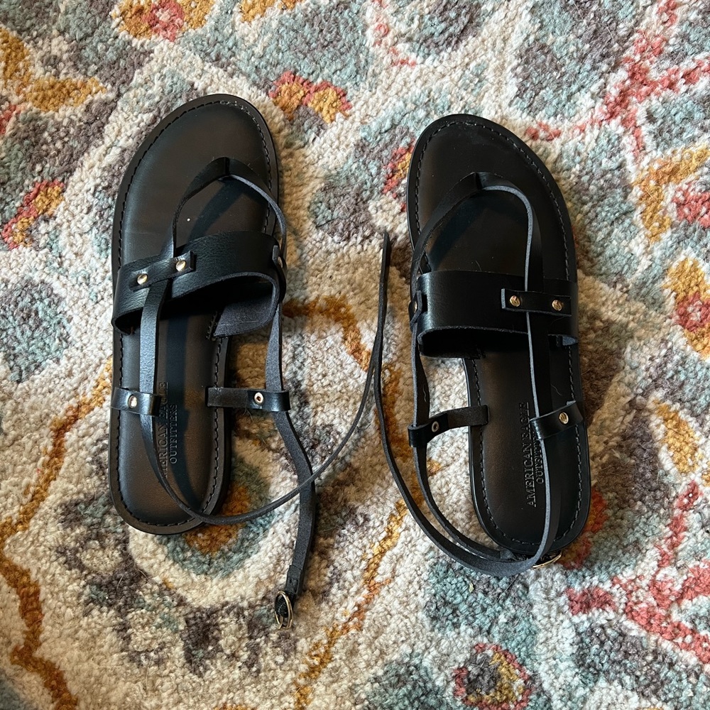 American Eagle black sandals